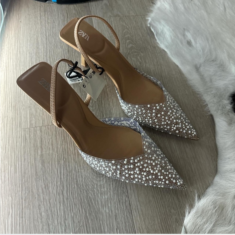 Zara Women's Pearl Embellished Pointed Heels - Cream and Tan